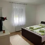 Prenociste Sara Бихач
