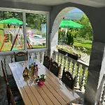 Apartment Prenociste Sara *