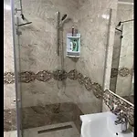 Prenociste Sara