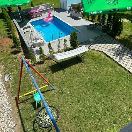 Prenociste Sara * Bihać