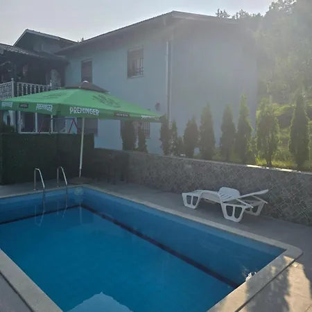 Prenociste Sara * Bihać