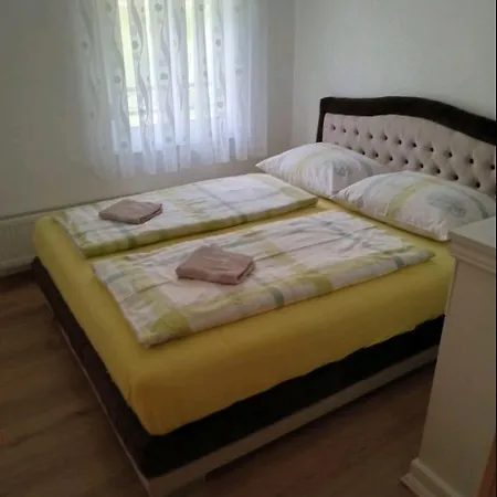 Prenociste Sara * Bihać