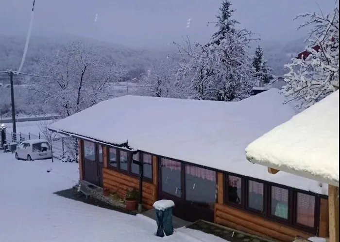 Prenociste Sara * Bihać